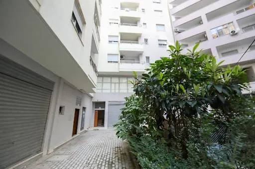 公寓 VlorëLori'S House公寓 阿尔巴尼亚
