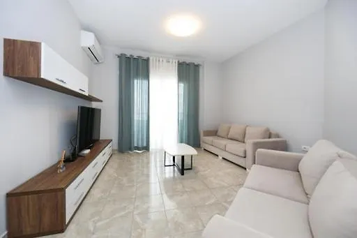 VlorëLori'S House公寓 公寓